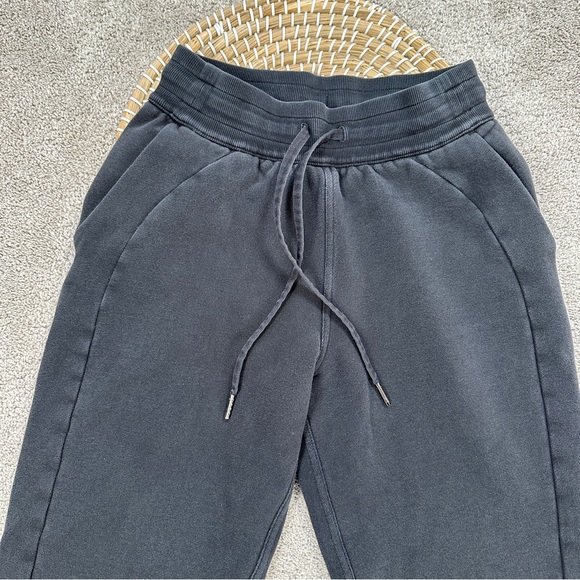 SOLD | Lululemon Women’s Scuba Jogger Pants Pull On Drawstrings Activewear Black - Picture 4 of 15